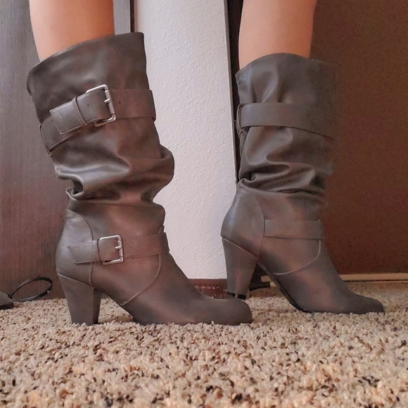 Open to offer!! Boots - Picture 5 of 8